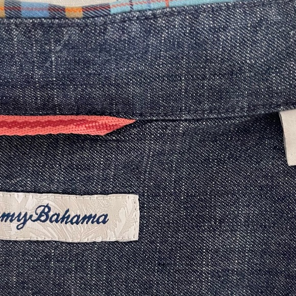 Tommy Bahama men’s short sleeve button shirt. Excellent condition. - Picture 4 of 4